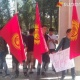 Таза шайлоого чакырган активисттер Бишкектеги университеттерди кыдырышты, бирок ректорлор менен жолуга алышкан жок (фото)