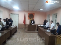 Канат Исаевдин сотунда айрым күбөлөр тергөөдө берген көрсөтмөсүн колдобостугун айтышты