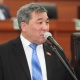 Рыскелди Момбеков: "Президенттикке талапкер фракция лидери кызматын тапшырышы керек болчу"