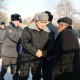 Жалал-Абадда милиция кызматкерлери жол кырсыгынан каза болгон кесиптешинин үй-бүлөсүнө акчалай жардам көрсөтүштү