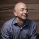 "Amazon" интернет дүкөнүнүн негиздөөчүсү тарыхтагы эң бай адам деп аталды