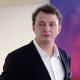 Орусиялык актёр Марат Башаров сириялык өспүрүмдөрдү өз камкордугуна алды