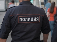 Орусияда полиция кызматкери эки Кыргыз жаранынан пара алып жаткан жеринен кармалды