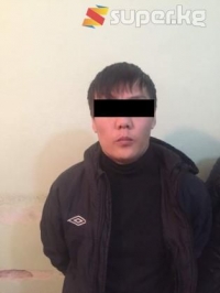Чүйдө жарандын үйүнөн 300 миң сомдук зер буюмдарды уурдап кетишкен деп шектелип 4 жаран кармалды. Алардын бири абакта жазасын өтөп жаткан