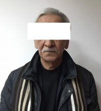 Бишкектин 71 жаштагы тургуну бир килограммга жакын баңгизат менен кармалды