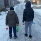 "Кыштын суук күнүндө жадакалса ысык чай иче албай жатабыз, анткени бизде таза суу токтоп калган" дейт Ак-Босого конушунун тургуну
