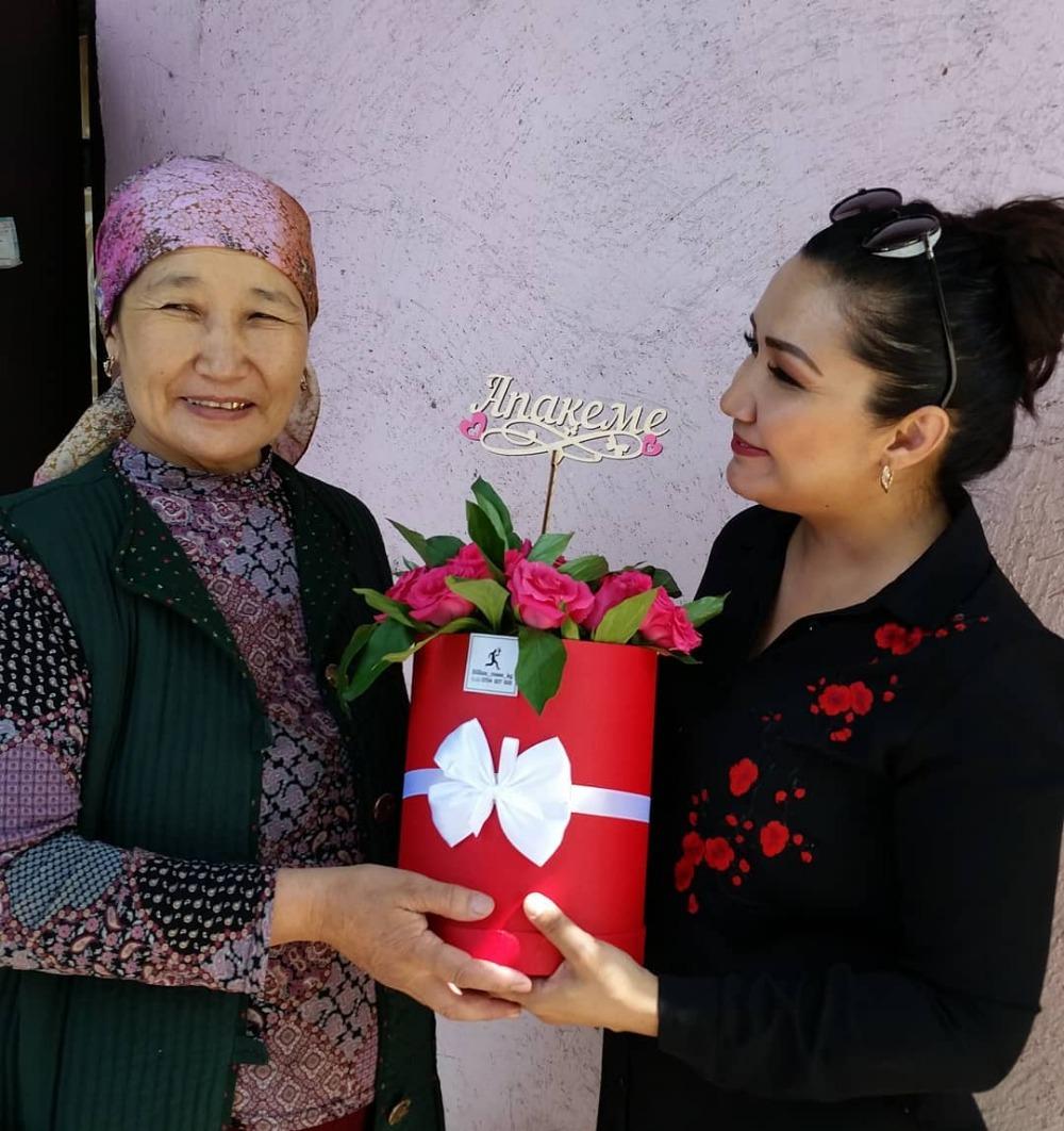 Апасы менен