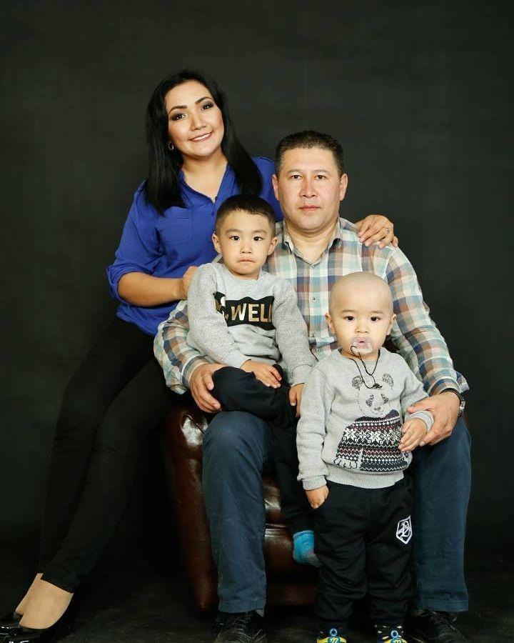 Үй-бүлөсү менен