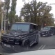 Жолду тосуп, эреже бузган Мерседестердин айдоочуларына айып салынды