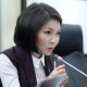Депутат Эльвира Сурабалдиева: "Соттордун, тергөөчү органдардын, мугалимдердин, дарыгерлердин айлык маянасы бирдей болушу керек"