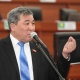"Бизди баш көтөрбөгөн, жалтак, шорлуу парламент депсиз". Рыскелди Момбеков Улукбек Кочкоровдун министр болууга эмне үчүн макул болгонуна кызыкты