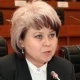 Депутат Карамушкина Нариман Түлеевге Бишкектеги бала бакчаны бузуп, ордуна VIP үй курганга ким тараптан уруксат берилгенин аныктоо керектигин айтты