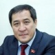 "Мурун шопурлар, жан сакчылар чоң кызматтарга барса унчукпай отурушкан. Журналисттерге да Кудай бар" дейт президенттин кудасы Абжалиев
