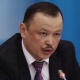 Депутат менен министр сүйүнчү пул бардыгына эмес, муктаждарга гана берилиш керек деген пикирде
