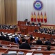Жогорку Кеңеште айрым мамлекеттердин жарандары үчүн 60 күнгө чейинки мөөнөткө визасыз режим киргизүү жөнүндө долбоор каралды (видео)