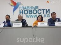"КСДП Атамбаевсиз" кыймылынын маалымат жыйынында жаңжал чыкты