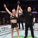 Сүйүнчү! Кыргыздан чыккан мушкер Валентина Шевченко UFC'нин чемпиондук курун тагынды