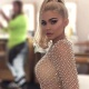 Америкалык модель Кайли Женнер денеси көрүнгөн көйнөгү үчүн сынга кабылды