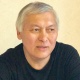 Президенттик аппарат: "Сооронбай Жээнбеков журналистке каршы берген 5 миллион сомдук доо арызды чакыртып алган жок"