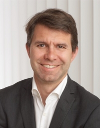 1994-жылы өткөн Кышкы Олимпиада оюндарында Кыргыз желегин көтөрүп чыккан норвегиялык котормочу учурда Европадагы ири ишканаларды жетектейт