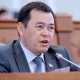 Мирлан Бакиров "коомдук транспорт менен жүргөн депутаттардан уялам" деген Жолдошбаевдин айтканы боюнча пикирин билдирди