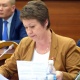 Депутат: "Журналисттер эл өкүлдөрүнүн коомдук транспорт менен жүргөнүн чагылдырбай, аялдардын төрөтүнө көңүл бурушу керек"