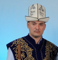 Жеңишбек Жумакадыр кыргыз тилинде сүйлөшүүгө чакырган билдирүү боюнча пикирин айтты
