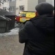 Бишкекте үйдүн 5-кабатындагы өрт чыккан батирден 14 жаштагы өспүрүм өрттөн качып секирип кеткен