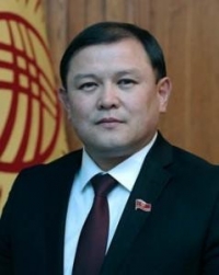 Жогорку Кеңештин төрагасы Дастанбек Жумабеков мекен сакчыларын майрамы менен куттуктады