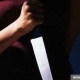 Бишкекте 23-февралда жолдошун кызганган келин өзүнө бычак сайды