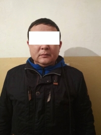 Бишкектин тургуну "аткаминердин жардамчысымын" деген кишиге жарым миллион сом берип алданып калды