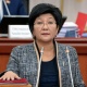 Министр: "Үй-бүлөнүн кирешесин бөлгөндө киши башына 1400 сомдон ашпаган акча тийсе, балдарга жөлөк пул берилет"