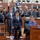 Өкмөттүн балдарга жөлөк пул берүү боюнча мыйзамды шашылыш карап берүү сунушу депутаттардын тынчын кетирүүдө