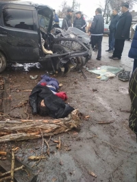 Күбө: "Чүйдө жол кырсыгынан 1 адам каза болуп, 1 адам жаракат алды. Милиция кызматкерлери жана "Тез жардам" унаасы 1 саатка чукул убакта араң келишти"