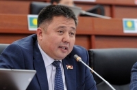 Алмазбек Эргешов, депутат: "Сапатсыз жол курган компанияларды жазага тартуу зарыл"