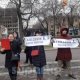Учкун-2 конушунун тургундары соттун "82 үй мыйзамсыз курулган, сүрдүрүлсүн" деген чечимине нааразы болуп митингге чыгышты