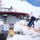 ЭЛДИК ВИДЕО: Грузияда тоо-лыжа тебүүчү жайда эс алуучуларды тоонун башына ташыган аппарат иштен чыгып, адамдар жаракат алды