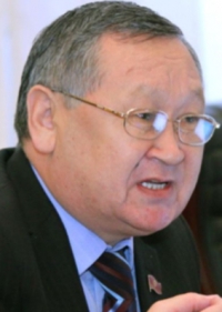 Экс-депутат Каныбек Осмоналиевге кылмыш иши козголуп, УКМКга чакыртылды
