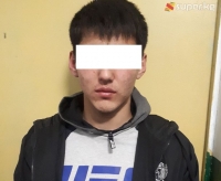 Бишкекте Пакистандан келген студенттерди батирине кирип тоногон деген шек менен 3 адам кармалды. Алардын бири 16 жаштагы өспүрүм