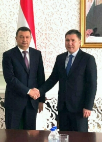 Тажикстандын өкмөт башчысы Дайыр Кенекеевге кыргыз-тажик кызматташтыгында эмнеге көңүл буруу керектигин айтты