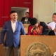 ЭЛДИК КАБАР: "Азия чемпиону Акжол Махмудовго 2 бөлмөлүү батирдин сертификаты тапшырылды" дейт окурман
