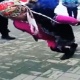ЭЛДИК ВИДЕО: Унааны өзү жалгыз сүйрөгөн аял интернетте талкуу жаратууда