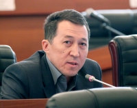 Депутат аймактарга барганда эмнеден уялып жатканын айтты