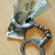 Сокулукта милициянын майору пара алып жаткан жеринен кармалды