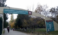 Классташы травматикалык тапанча менен атып алган окуучу бүгүн ооруканадан чыгат