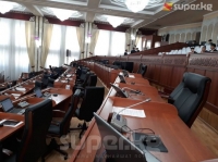 Жогорку Кеңештин жыйынында 19 депутат отурат