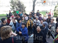 Өрт кырсыгынан зыянга учурап Ак Үйдүн астына келген соодагерлерди төрага кабыл алды