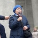 "Ош базардагы" өрттөн жабыр тарткан соодагер: "Өкмөт башчы базар эч жакка көчүрүлбөй тургандыгын айтты"