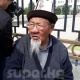 Ак Үйдүн алдына митингге чыккандар "Жи Эл Макмал Девелопингдин" директоруна чара көрүүнү талап кылды