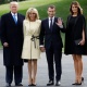 Сүйүү жашка карабайбы? Трамптын жаш жубайы менен Макрондун улуу жаштагы аялы кызуу талкууда
